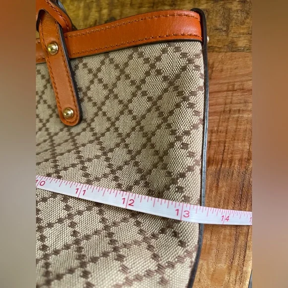 GUCCI Diamante Canvas and Golden Leather Tote with Pouch - Picture 12 of 14